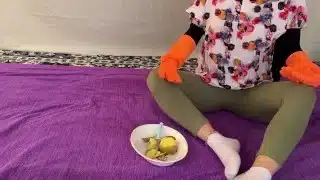 چرا انقدر به گوشیت پیام میاد …پیاماتونو دیدم(سکس داستانی فارسی)